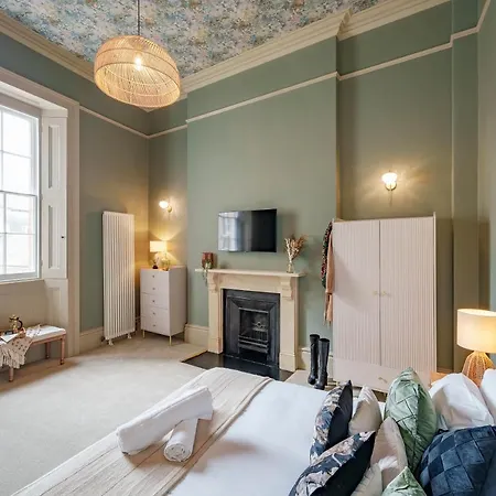 The Sovereign - 2 Bedroom In By Mint Bristol