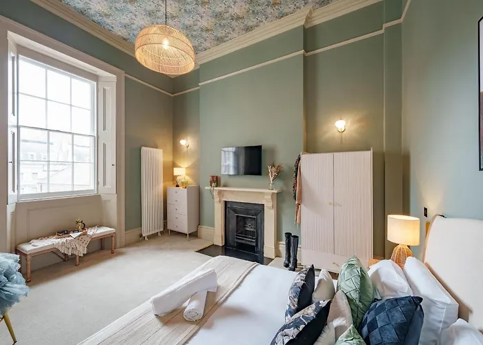 The Sovereign - 2 Bedroom In By Mint Bristol