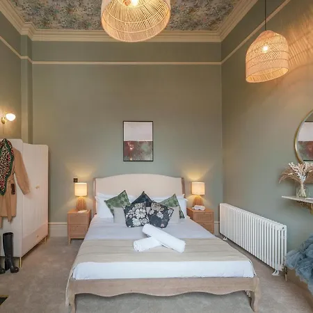 Apartment The Sovereign - 2 Bedroom In By Mint