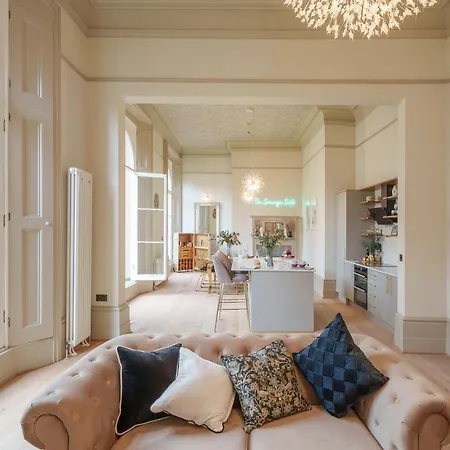 The Sovereign - 2 Bedroom In By Mint *