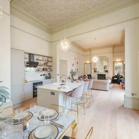 Apartment The Sovereign - 2 Bedroom In By Mint Bristol