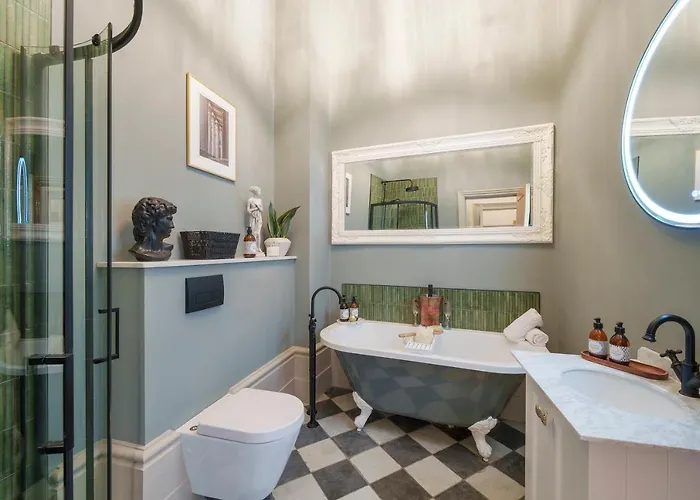 The Sovereign - 2 Bedroom In By Mint